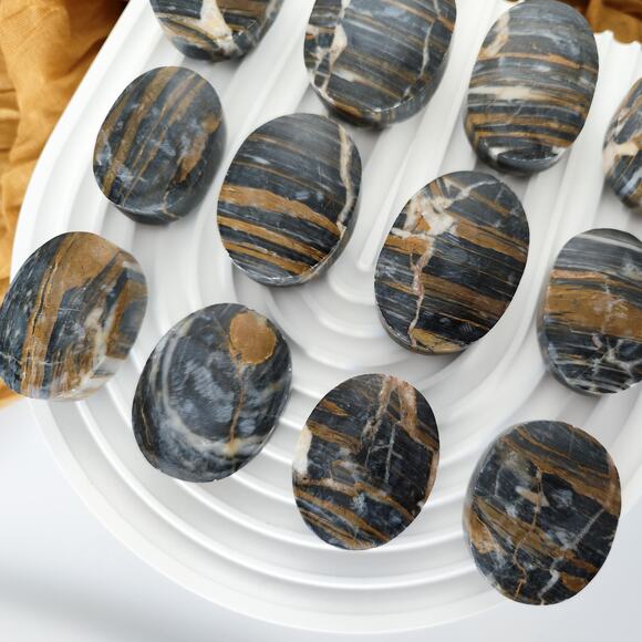 Brazilian Blue Zebra Jasper Palm Stone - Picture 6 of 9